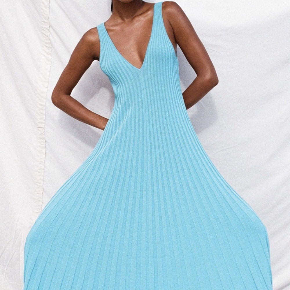 Scanlan Theodore Pleated Rib V Neck Dress